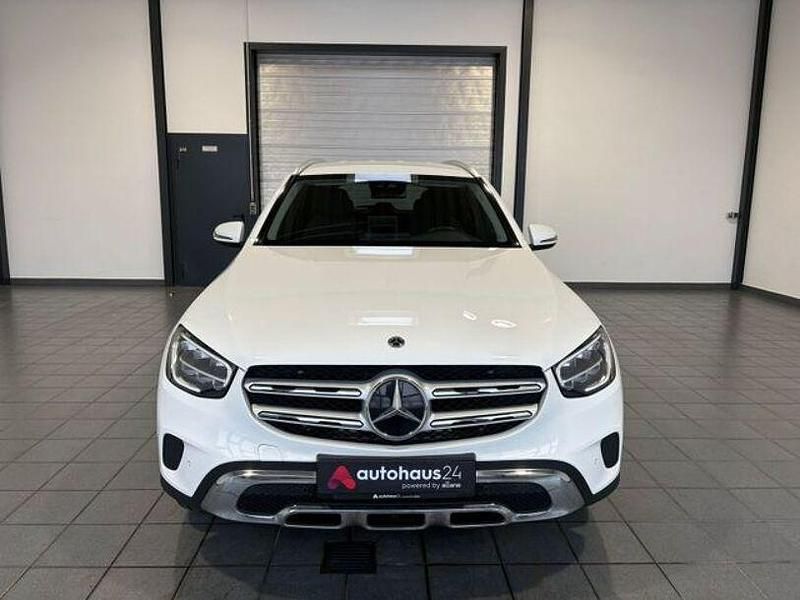 Gebraucht Mercedes GLC300e 320 PS (235 kW) 2021 Weiß SUV