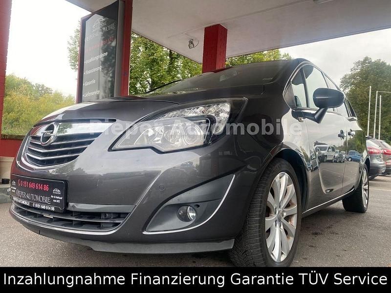Grau Gebraucht 2012 Opel Meriva Innovation Van / Kleinbus | 6.490 € (Fairer Preis) - Bild 1/4