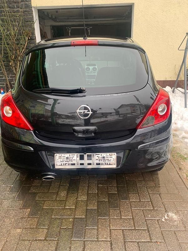 Gebraucht Opel Corsa 87 PS (63 kW) 2012 Schwarz Kleinwagen