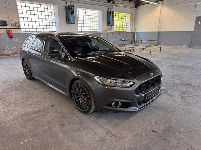 Grau Gebraucht 2015 Ford Mondeo Titanium Limousine | 12.000 € (Guter Preis) - Bild 1/4