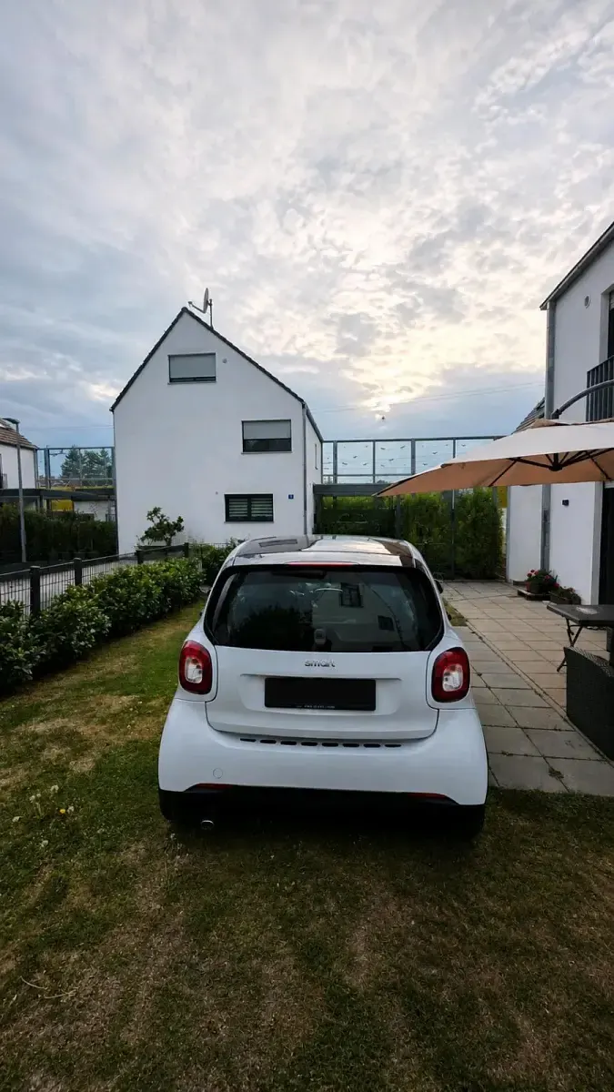 Gebraucht Smart ForTwo Coupé 71 PS (52 kW) 2019 Weiß Coupé