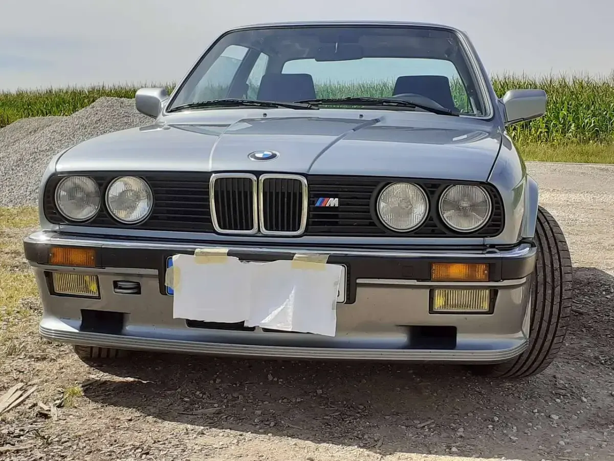 Gebraucht BMW 325 171 PS (125 kW) 1986 Blau Limousine