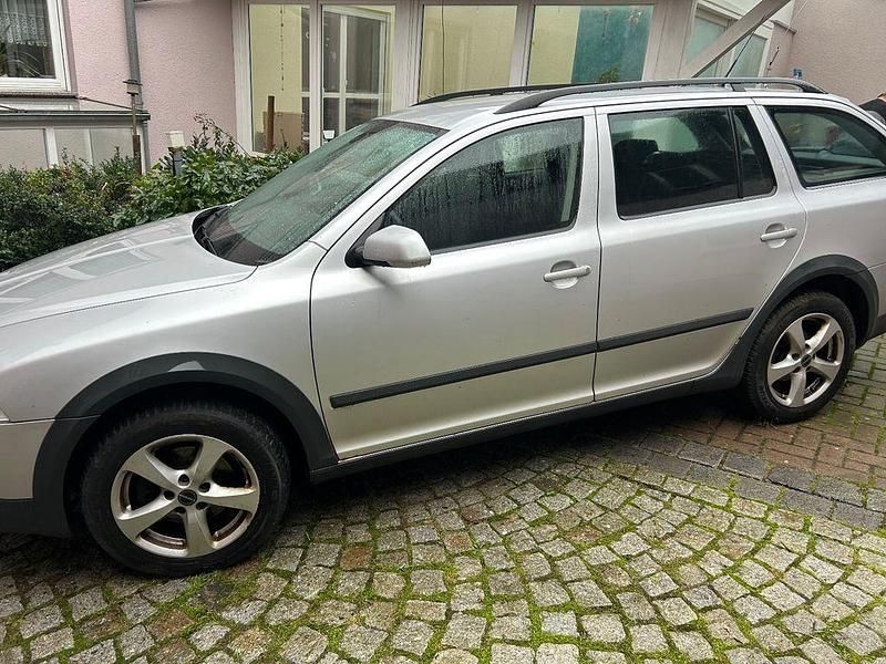 Silber Gebraucht 2007 Skoda Octavia Kombi | 3.200 € (Guter Preis) - Bild 1/4