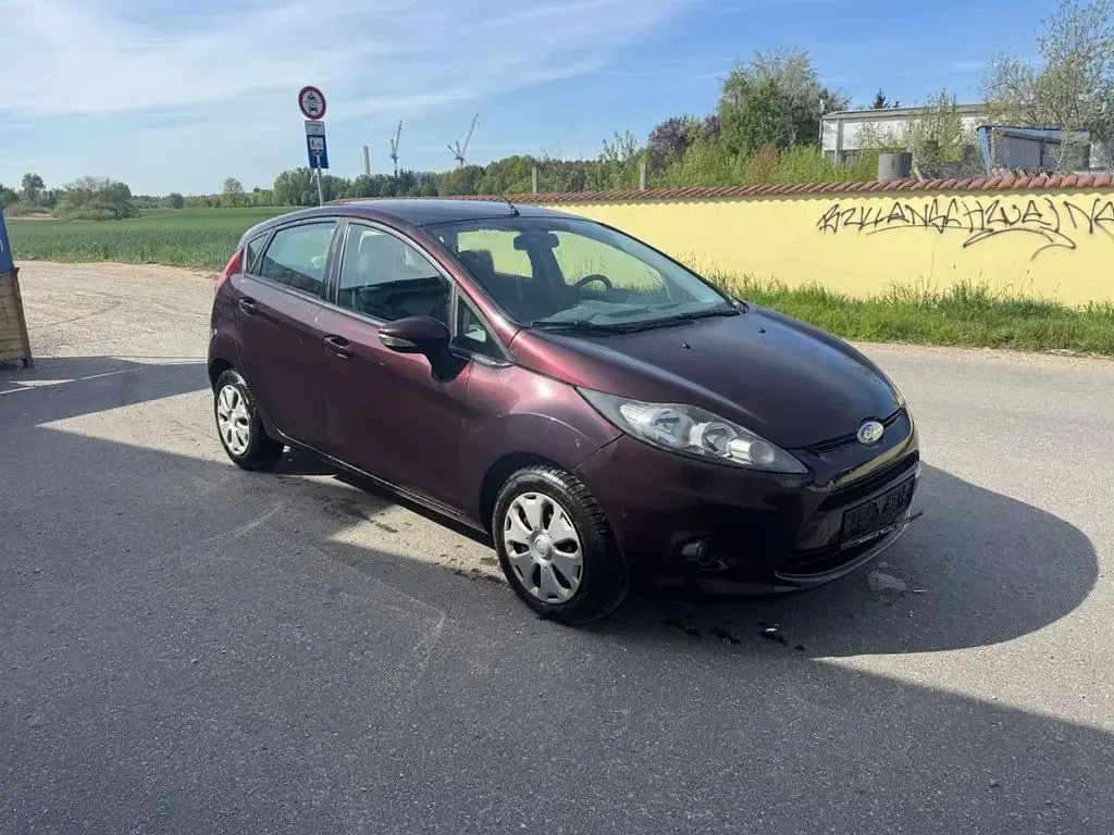 Gebraucht Ford Fiesta Trend 82 PS (60 kW) 2010 Rot Limousine