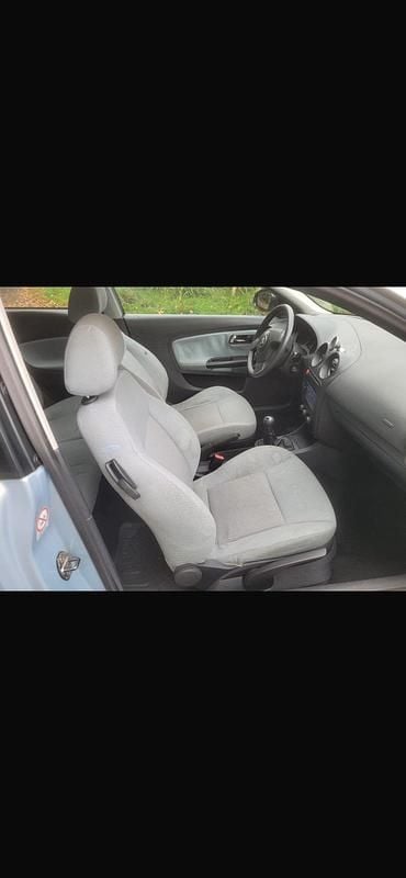 Second-hand Seat Ibiza 75 CP (55 kW) 2004 Albastru Hatchback