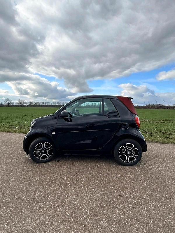 Gebraucht Smart ForTwo Cabrio 90 PS (66 kW) 2019 Schwarz Cabrio