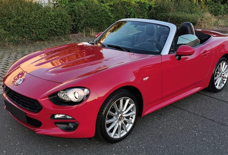 Rot Gebraucht 2016 Fiat 124 Spider Lusso Cabrio | 16.500 € (Guter Preis) - Bild 1/4