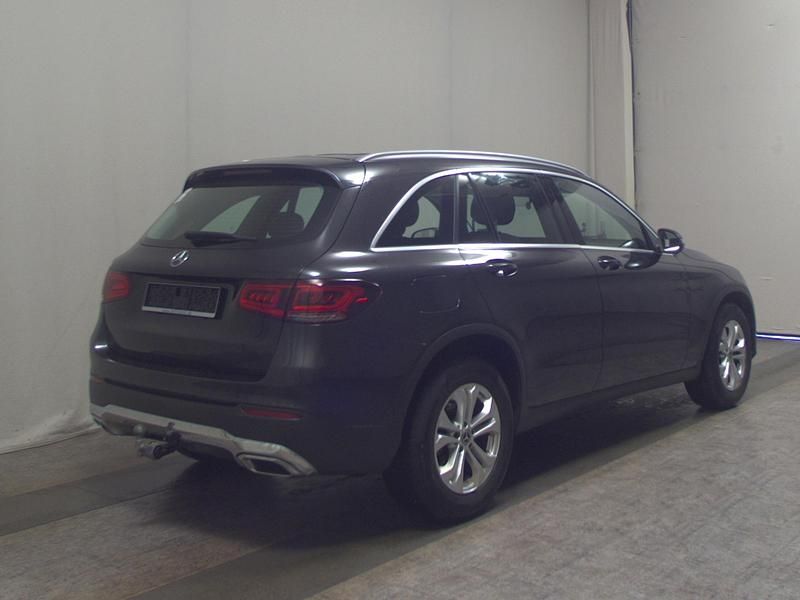 Gebraucht Mercedes GLC220 194 PS (142 kW) 2022 Schwarz SUV
