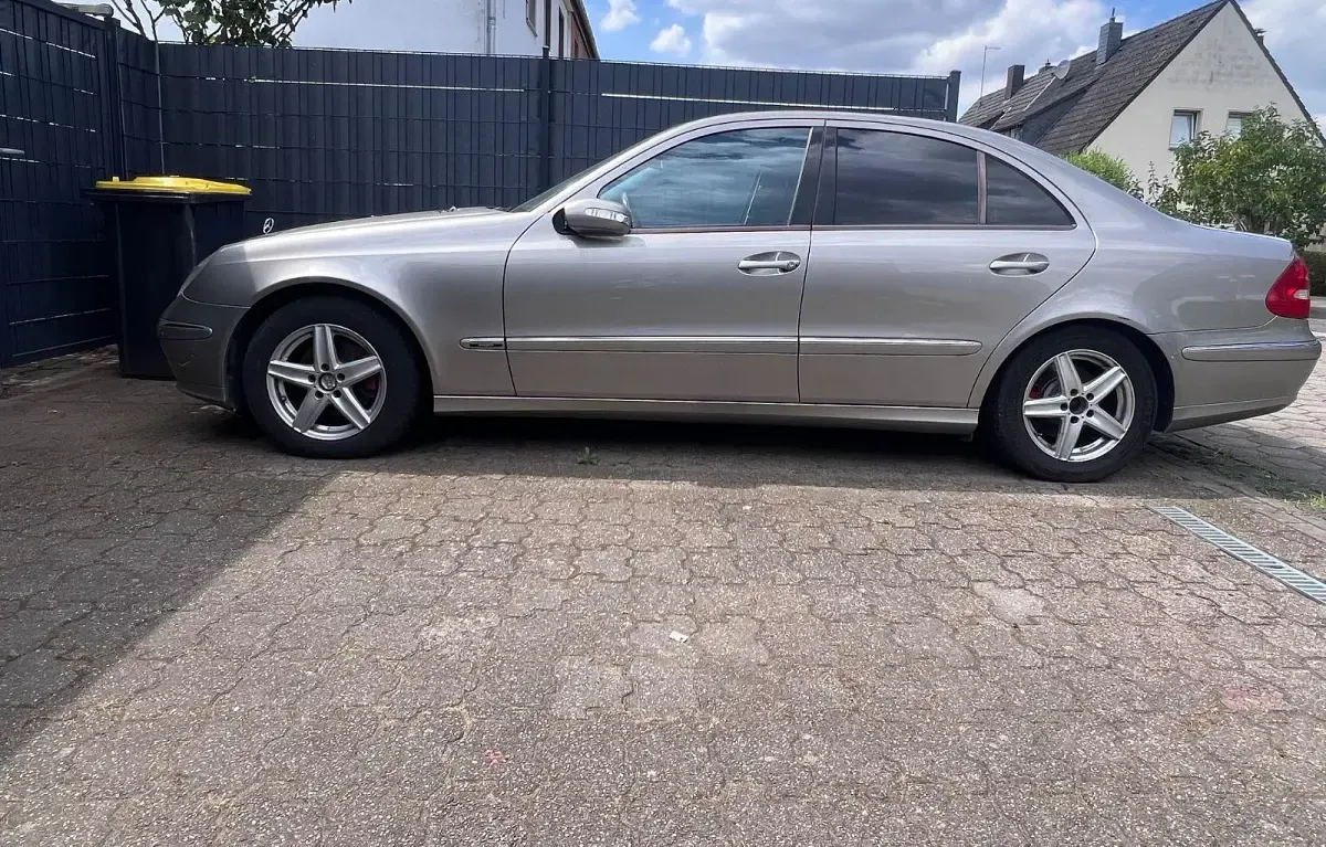 Gebraucht Mercedes 280 190 PS (139 kW) 2005 Grau Limousine
