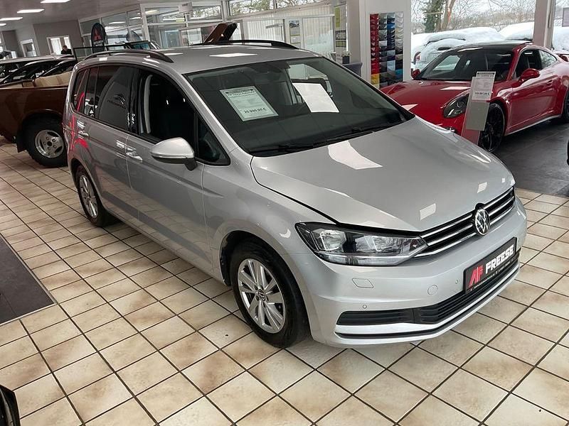 Gebraucht VW Touran Comfortline 150 PS (110 kW) 2021 Silber Van / Kleinbus