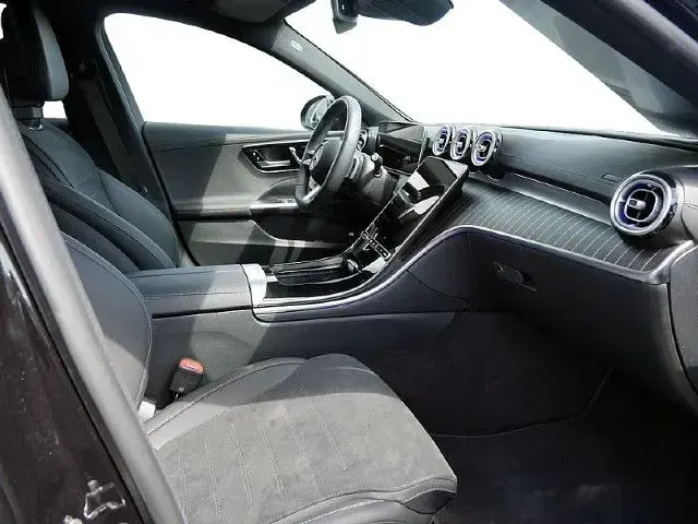 Gebraucht Mercedes C220 AMG 197 PS (144 kW) 2025 Schwarz Limousine