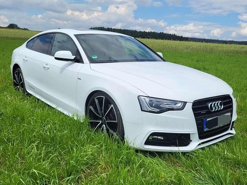 Weiß Gebraucht 2015 Audi A5 Sportback S-Line Kleinwagen | 21.490 € (Teuer) - Bild 1/4