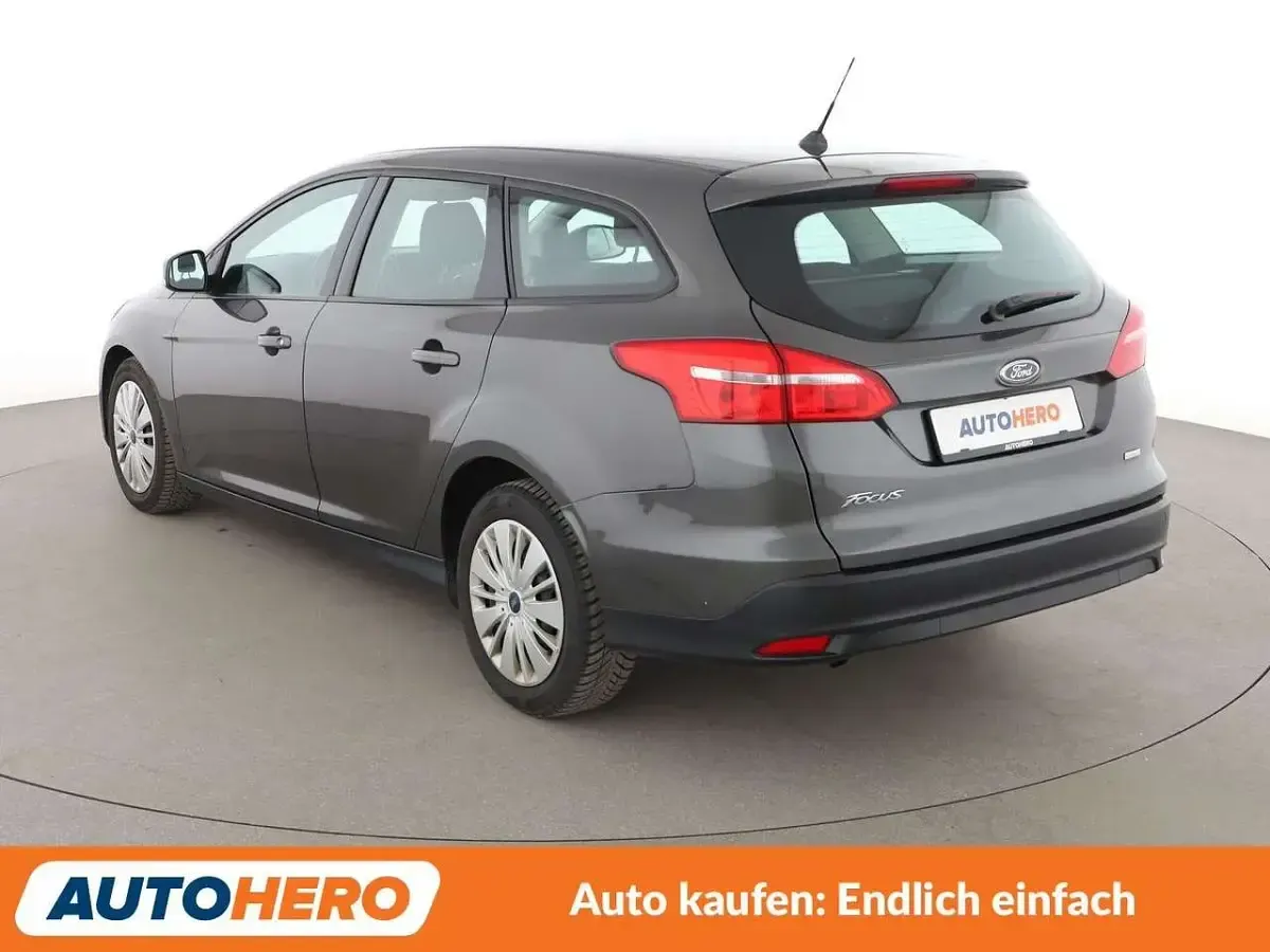 Gebraucht Ford Focus Trend 101 PS (74 kW) 2018 Magnetic Kombi
