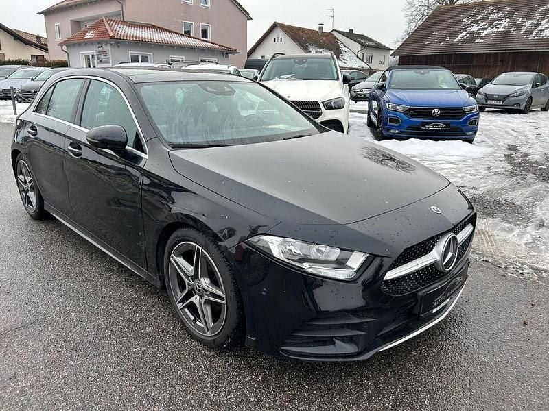 Schwarz Gebraucht 2020 Mercedes A180 AMG line Limousine | 14.990 € (Superpreis) - Bild 1/4