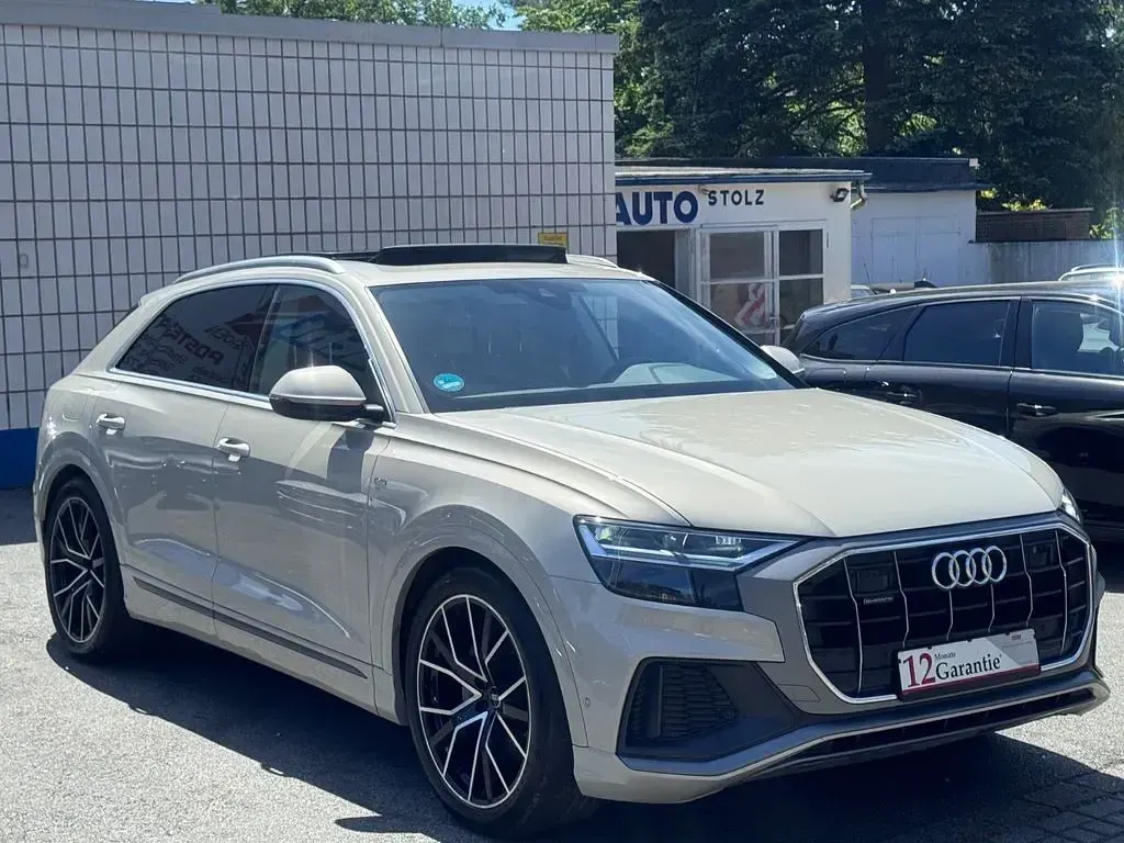 Używany Audi Q8 S-Line 231 KM (169 kW) 2022 Szary SUV