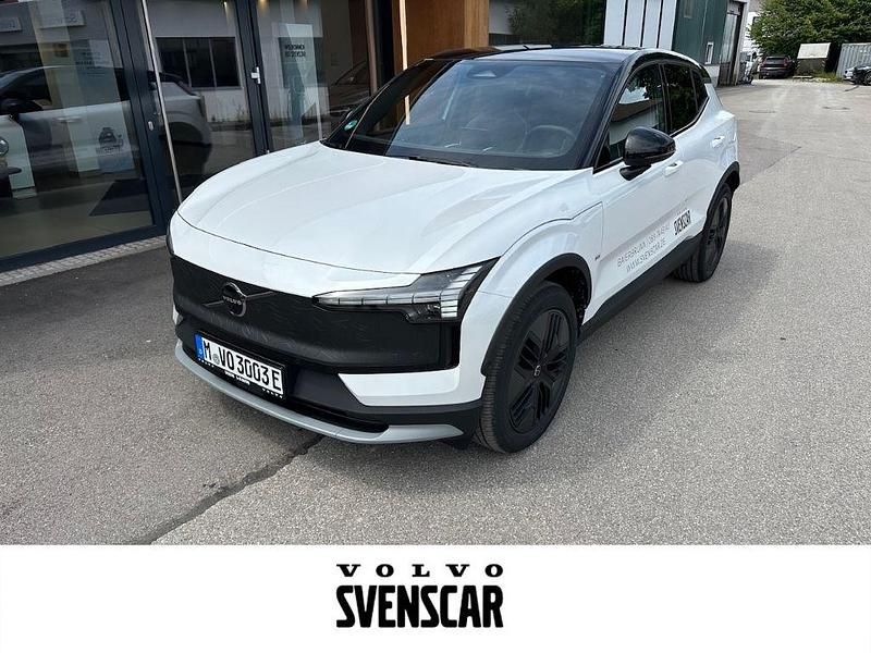 Weiß Gebraucht 2025 Volvo EX30 CC Performance Limousine | 47.999 € (Fairer Preis) - Bild 1/4