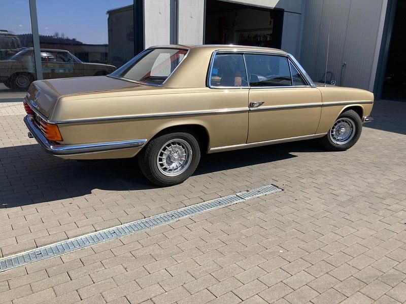 Gebraucht Mercedes 280 185 PS (136 kW) 1974 Gold Coupé