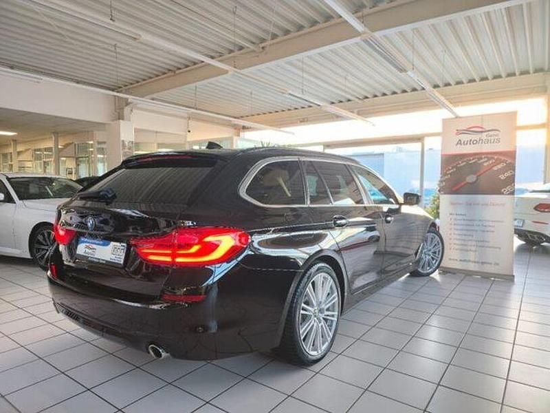 Second-hand BMW 520 Performance 190 CP (139 kW) 2017 Negru Break