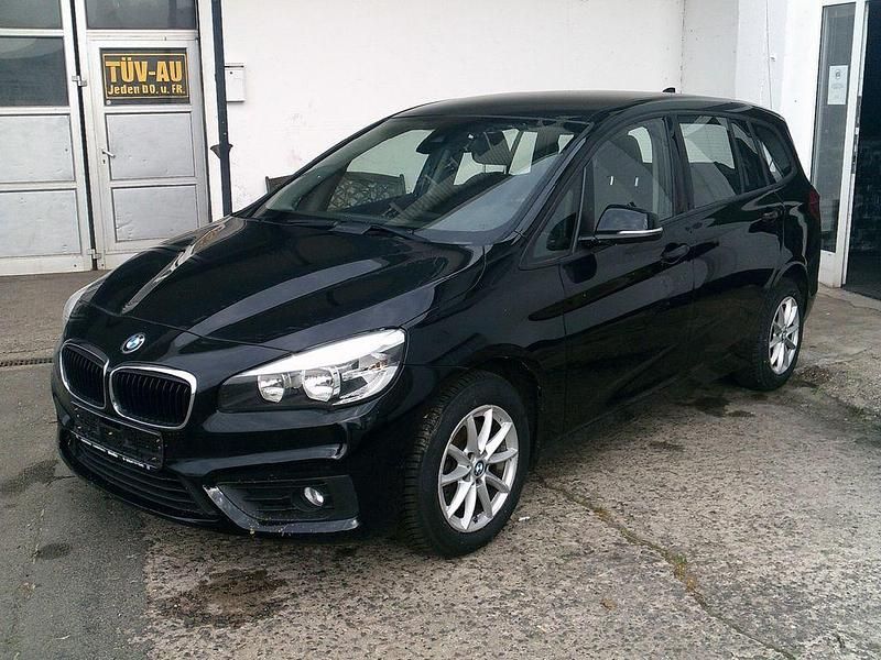 Schwarz Gebraucht 2016 BMW 218 Gran Tourer Advantage Van / Kleinbus | 11.995 € (Fairer Preis) - Bild 1/4
