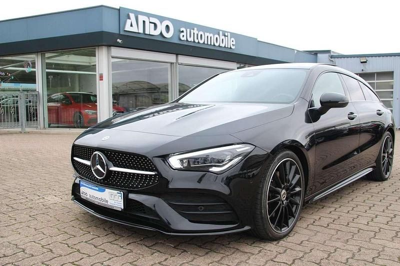 Nachtschwarz Gebraucht 2022 Mercedes CLA220 AMG line Limousine | 30.990 € (Guter Preis) - Bild 1/4