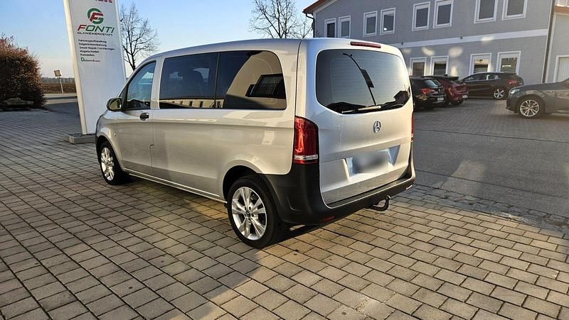 Gebraucht Mercedes Vito 163 PS (119 kW) 2018 Silber Van