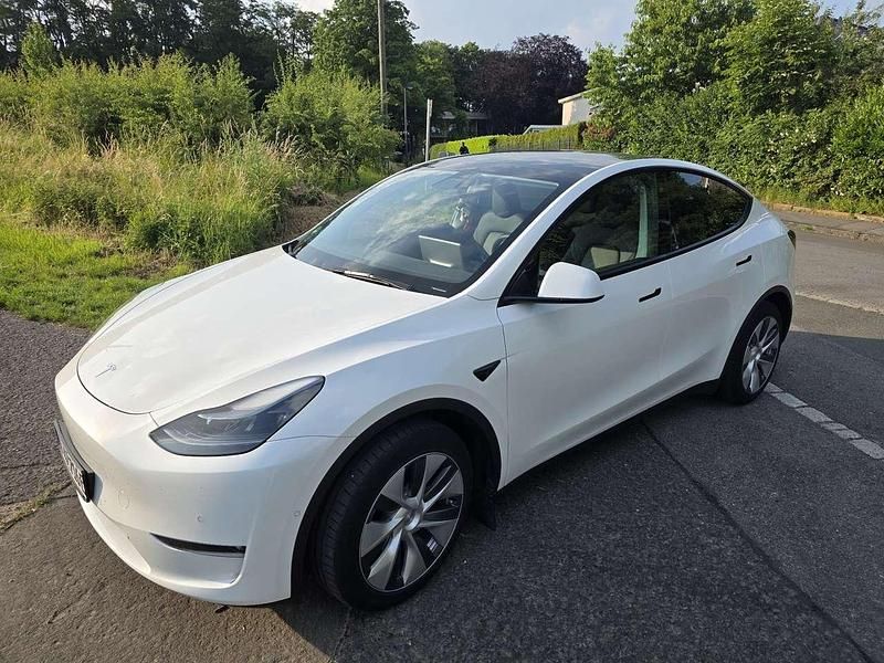 Gebraucht 2022 Tesla Model Y Long Range SUV | 33.750 € (Fairer Preis) - Bild 1/4