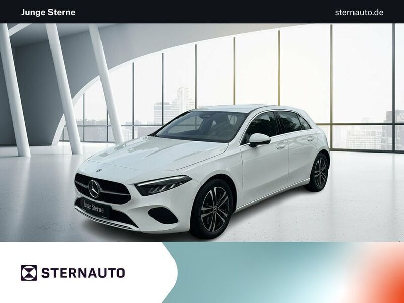 Weiß Gebraucht 2024 Mercedes A200 Advanced Limousine | 28.917 € (Fairer Preis) - Bild 1/4