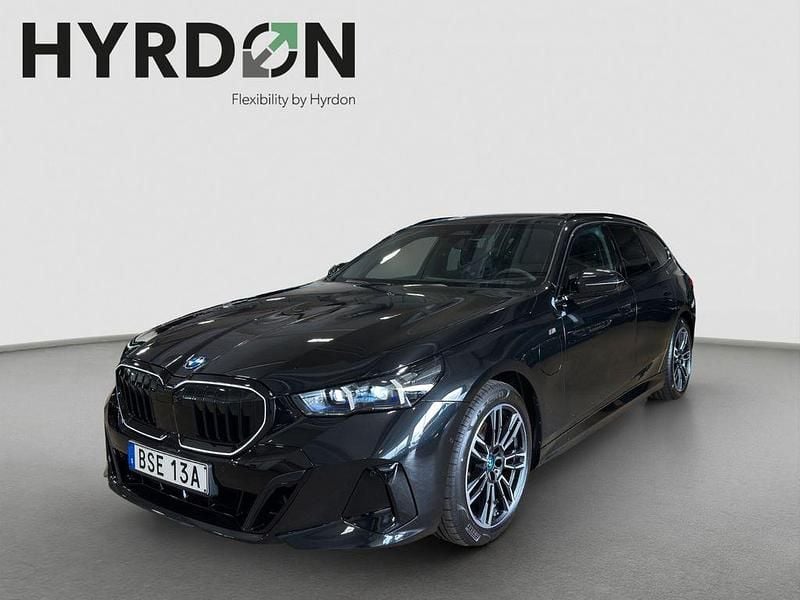 Schwarz Neu 2025 BMW 530e M Sport Kombi | 70.180 € (Etwas zu teuer) - Bild 1/4