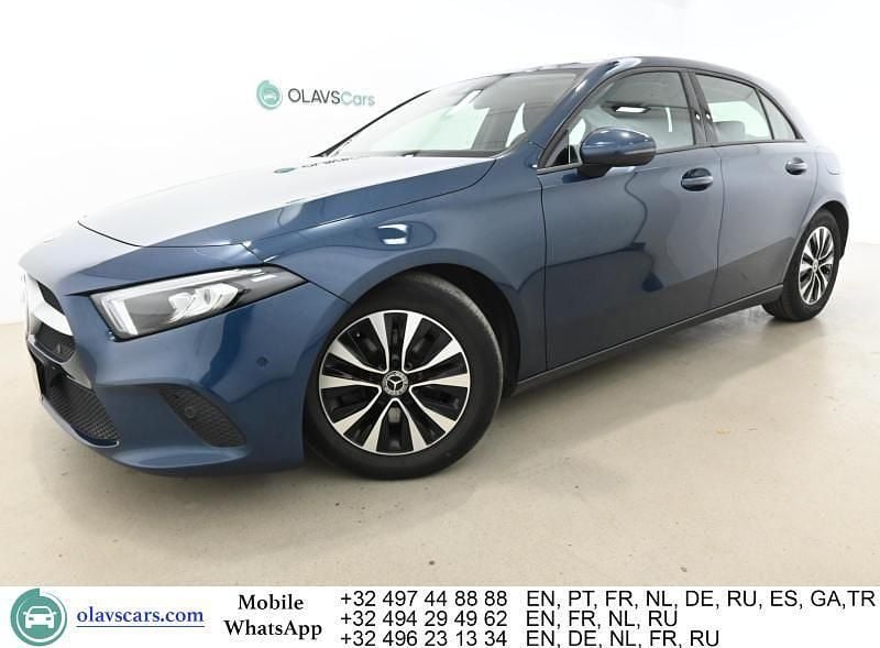 Blau Gebraucht 2021 Mercedes A180 Limousine | 15.972 € (Superpreis) - Bild 1/4