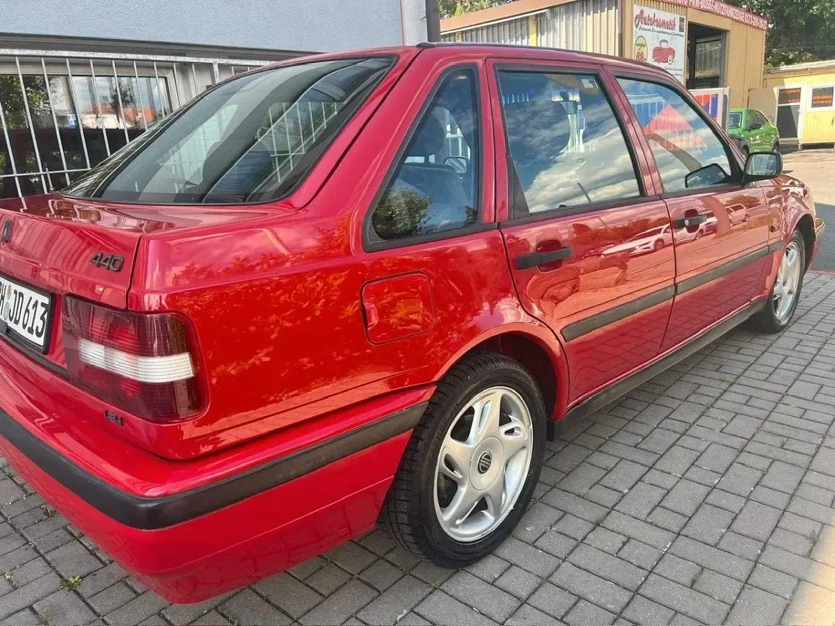 Gebraucht Volvo 440 90 PS (66 kW) 1995 Rot Kleinwagen