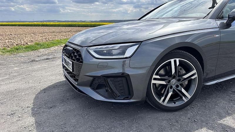 Gebraucht Audi A4 S-Line 204 PS (150 kW) 2022 Grau Kombi