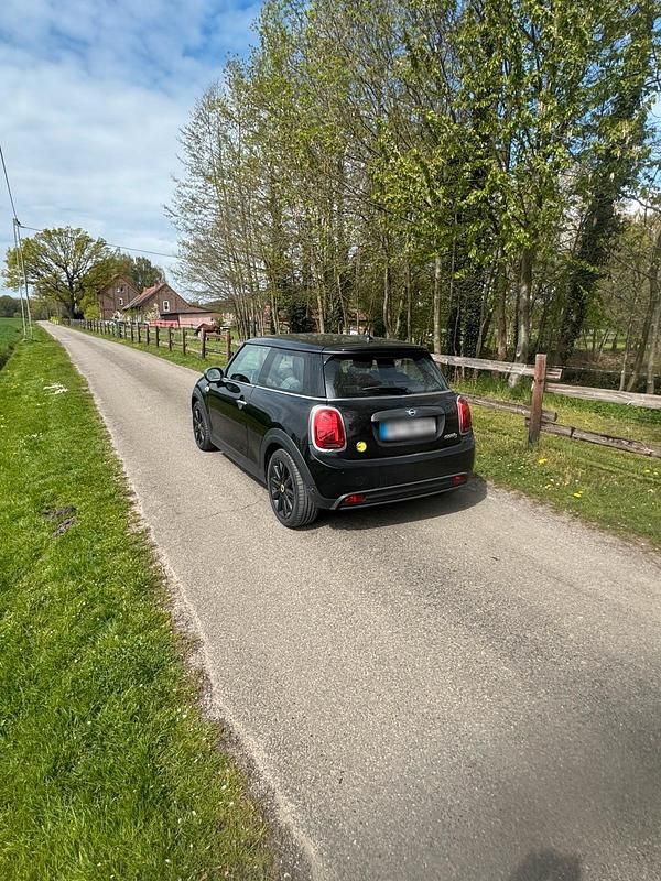 Second-hand Mini Cooper 136 kW (185 CP) 2020 Negru Hatchback