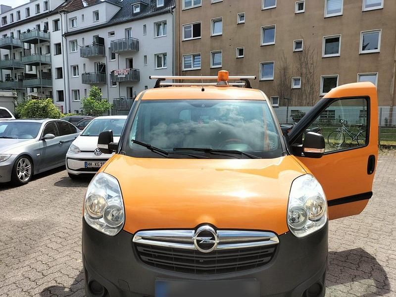 Orange Gebraucht 2014 Opel Combo Van / Kleinbus | 5.100 € - Bild 1/4