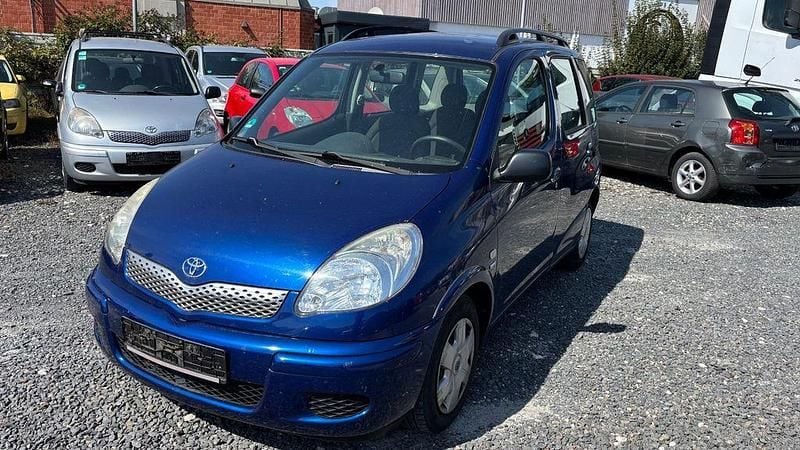 Blau Gebraucht 2004 Toyota Yaris Verso Sol Van / Kleinbus | 1.900 € (Guter Preis) - Bild 1/4
