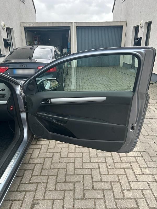 Gebraucht Opel Astra 190 PS (139 kW) 2007 Grau Kleinwagen