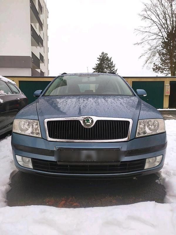Grau Gebraucht 2009 Skoda Octavia Kombi | 3.625 € (Superpreis) - Bild 1/4