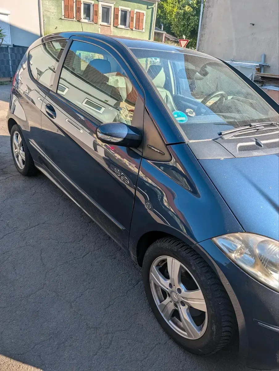 Gebraucht Mercedes A150 95 PS (69 kW) 2008 Blau Kleinwagen