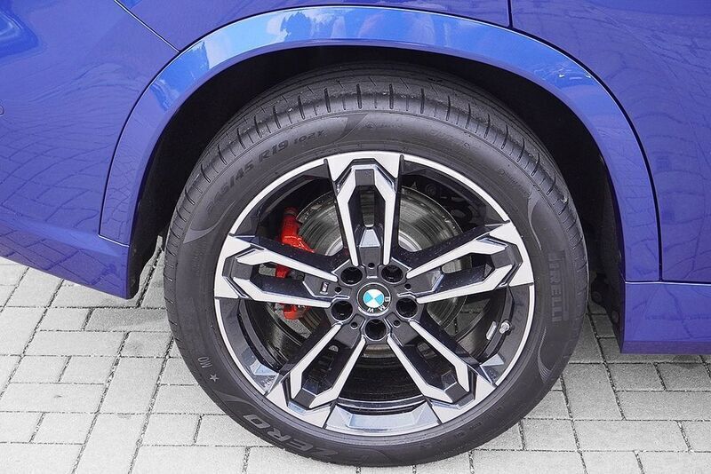 Gebraucht BMW X1 M Sport 163 PS (119 kW) 2023 M portimao blau SUV