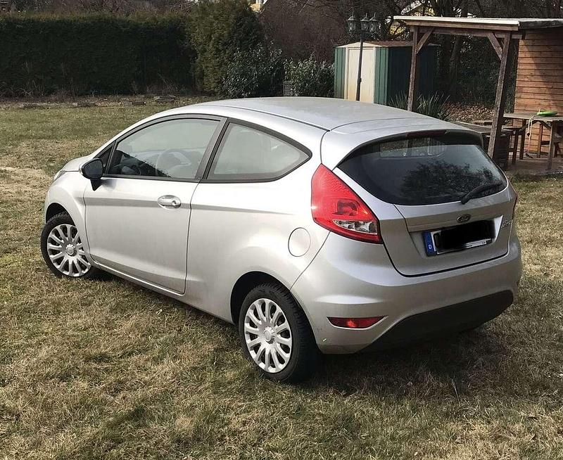 Gebraucht Ford Fiesta Trend 60 PS (44 kW) 2009 Grau Kleinwagen