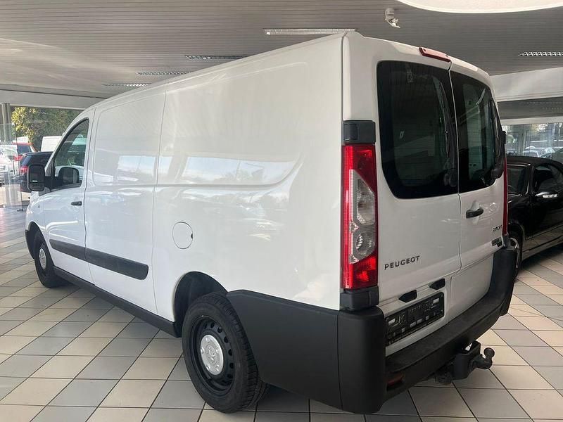 Gebraucht Peugeot Expert 128 PS (94 kW) 2016 Weiß Van