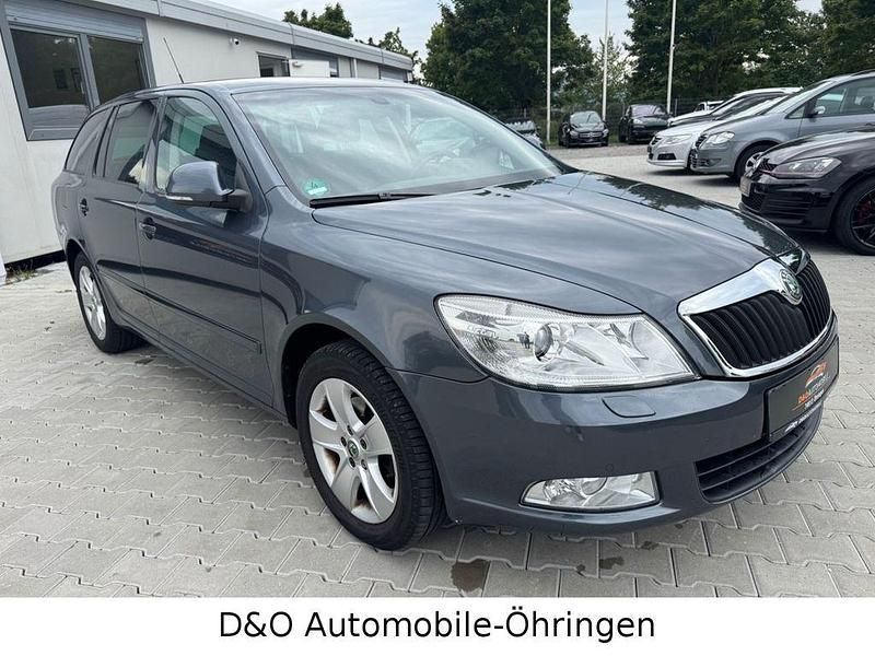 Grau Gebraucht 2009 Skoda Octavia Elegance Kombi | 2.990 € (Superpreis) - Bild 1/4