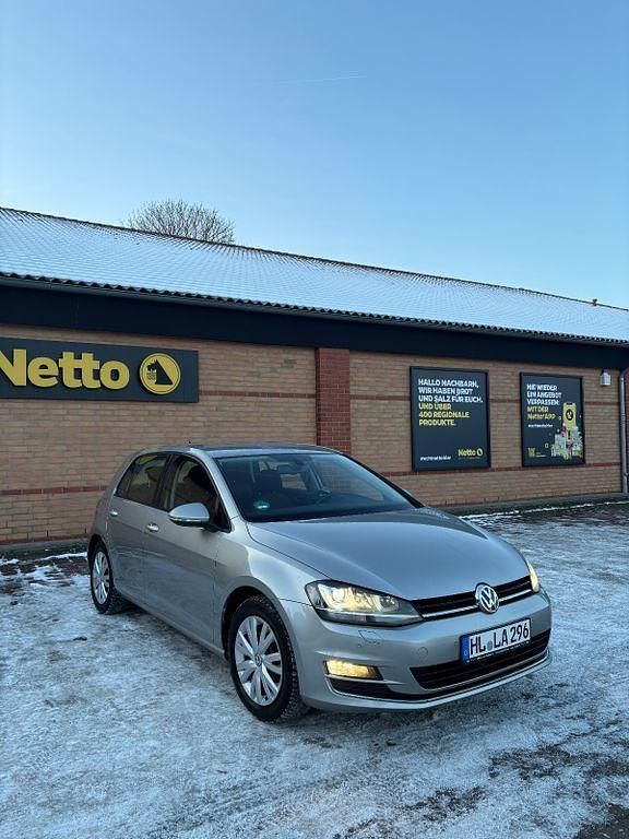 Grau Gebraucht 2015 VW Golf Edition Limousine | 10.500 € (Guter Preis) - Bild 1/4