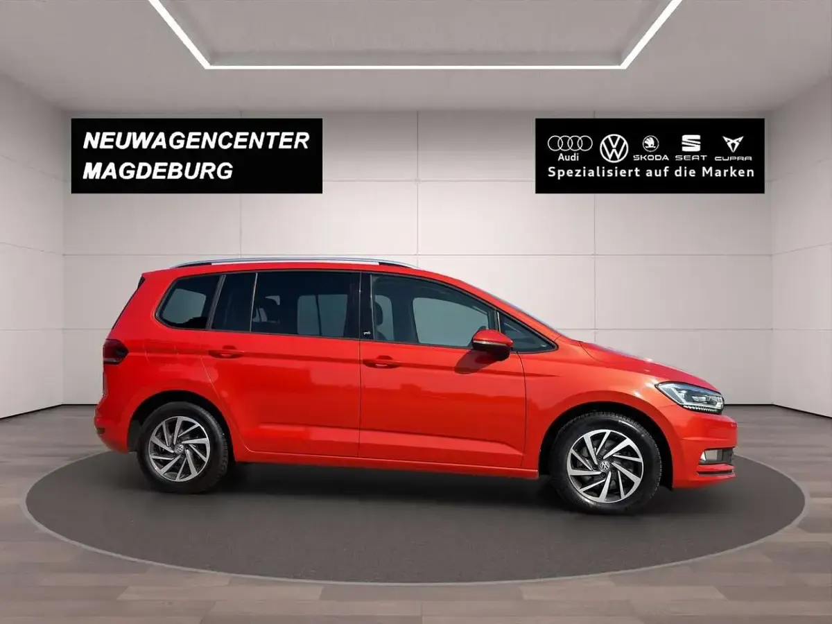 Gebraucht VW Touran 116 PS (85 kW) 2017 Orange Van / Kleinbus