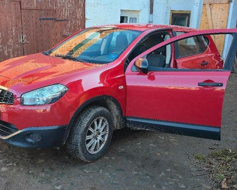 Second-hand Nissan Qashqai 115 CP (84 kW) 2010 Roșu SUV