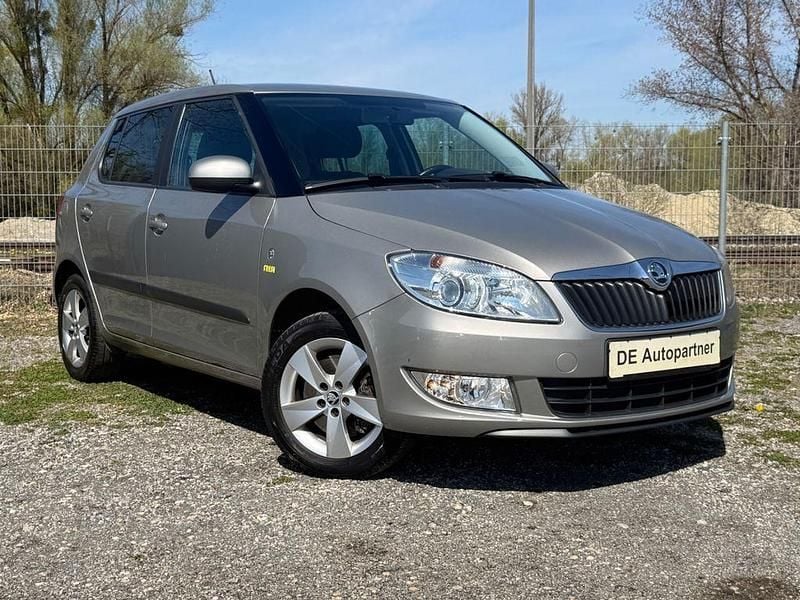 Gebraucht Skoda Fabia Fresh 105 PS (77 kW) 2013 Beige Limousine