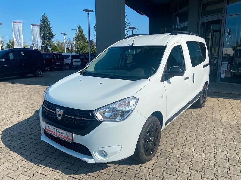 Weiß Gebraucht 2020 Dacia Dokker Comfort Van | 15.800 € (Teuer) - Bild 1/4