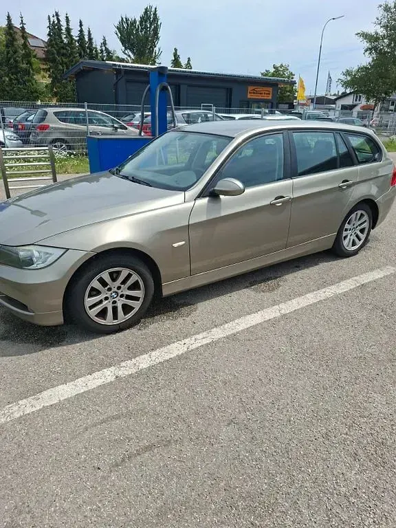 Gebraucht BMW 318 143 PS (105 kW) 2008 Beige Kombi