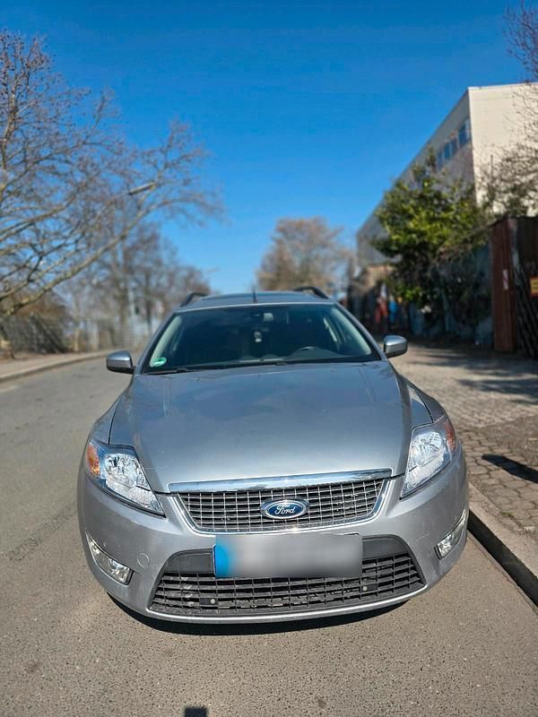 Gebraucht Ford Mondeo 140 PS (102 kW) 2008 Silber Kombi