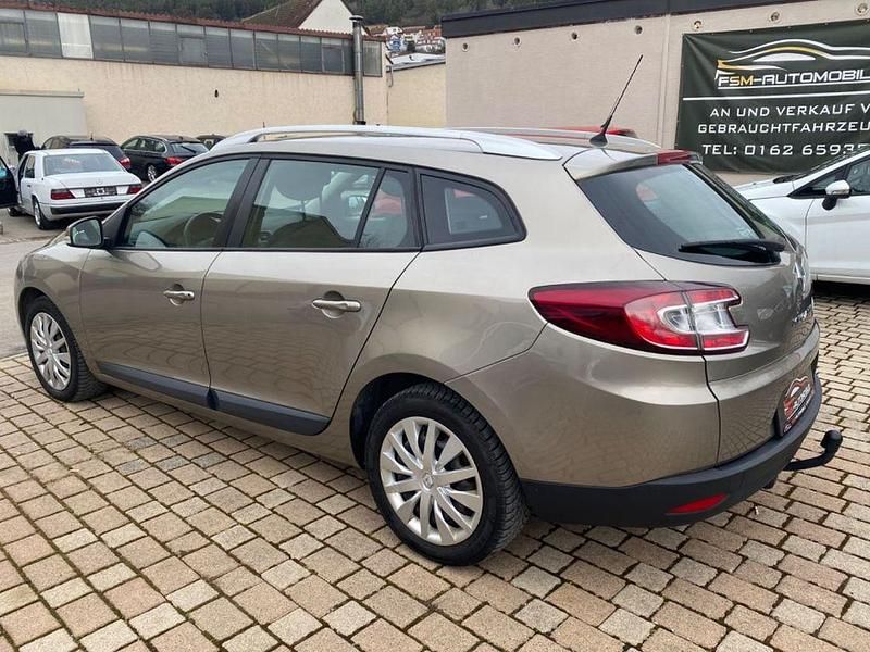 Gebraucht Renault Mégane III Expression 131 PS (96 kW) 2010 Limousine
