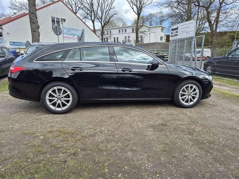 Gebraucht Mercedes CLA200 150 PS (110 kW) 2020 Nachtschwarz  unilack Kombi